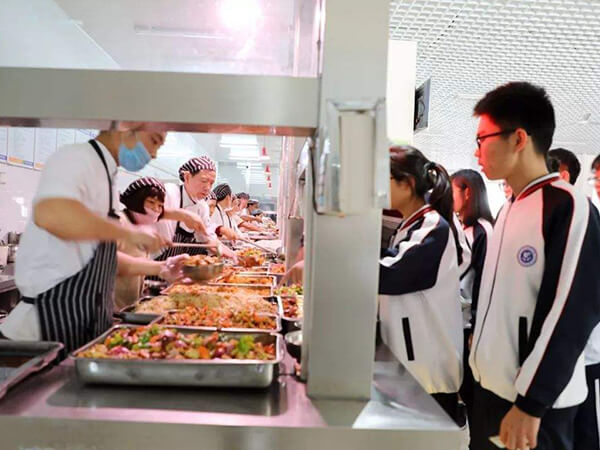 食堂承包：怎么注重食品安全，吃上放心飯菜？